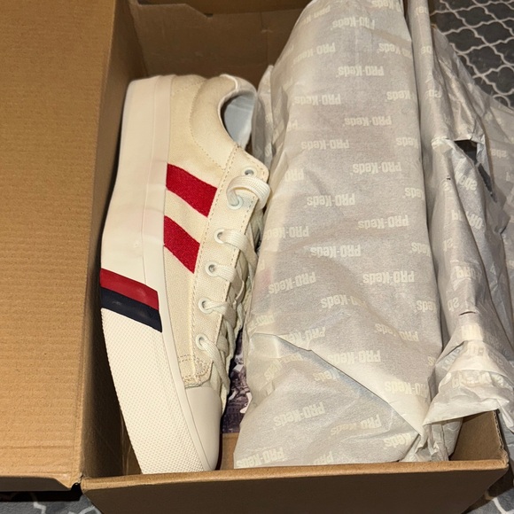 NWT Pro Keds Cream Men’s Sneakers with Red and Navy Accents - Picture 1 of 5